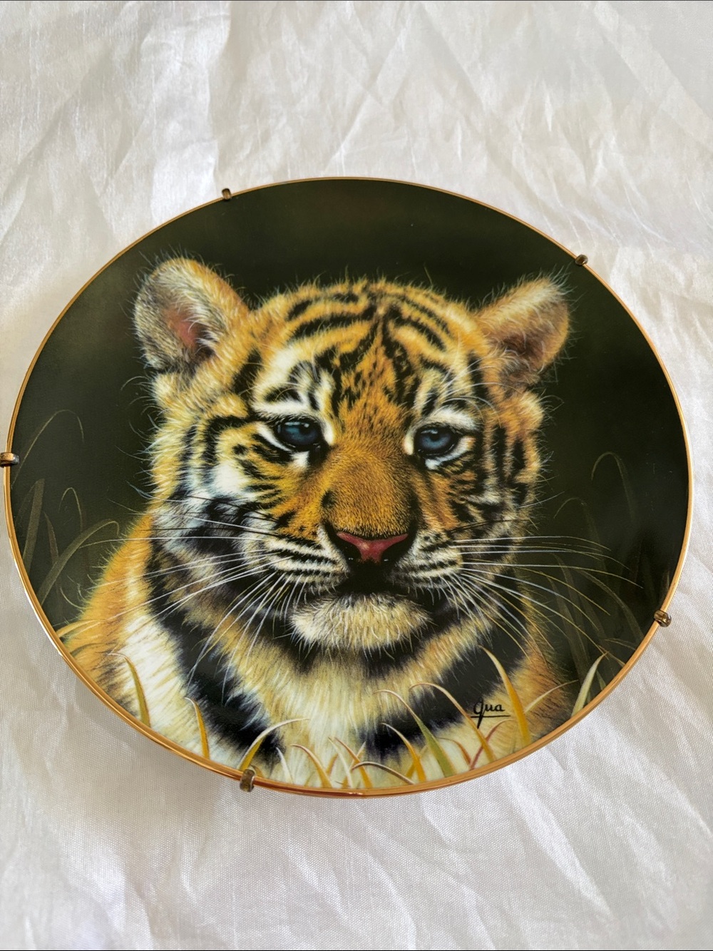 Tiger Cub Wall Plate - Gold Trim Home Wall Decor